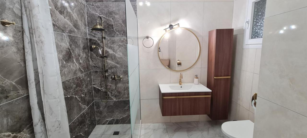 Kv Center Of Athens Apartment Bagian luar foto
